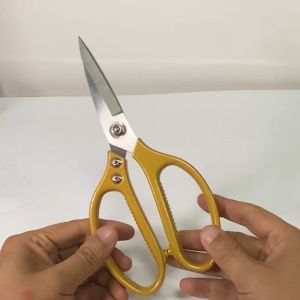 MUSCLE COW กรรไกรทำอาหาร กรรไกรทำครัว สีดำ มีปลอกสวม ตัดกระดูกได้ กรรไกรเอนกประสงค์ กรรไกรสแตนเลส อุปกรณ์ทำครัว Kitchen Scissor