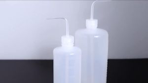 หมอนขวดบีบ กระจายน้ำ 250/500 มล พลาสติกแบบพกพาสีขาว ผู้นักปฏิวัติ: มุมมอญ