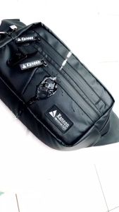 Waistbag Ultimo - Tas Pinggang Selempang Waterproof Hitam Kaneen