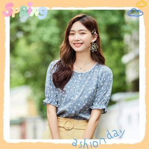 Psion เข้าใหม่ เสื้อแขนพองลายสก็อต สวยหวาน ละมุนหนักมาก สาวๆห้ามพลาดเลยนะ เสื้อคอกลม กระดุมหน้า ดีเทลแต่งลูกไม้ที่คอเสื้อ งานดี สั่งเล๊ยยย