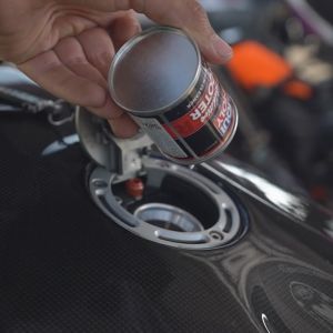 น้ำยาล้างห้องเครื่อง น้ำยาล้างหัวฉีด น้ำยาเพิ่มอัตราเร่ง น้ำยาเคลือบเครื่องยนต์ น้ำยาทำเพิ่มสมรรถนะและทำความสะอาดเครื่องยนต์ มอเตอร์ไซค์ LIQUI MOLY MOTORBIKE SHOOTER