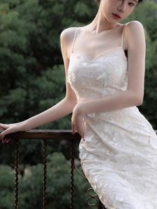 ชุดราตรีคอฮอลเตอร์สั้นสไตล์หวานสำหรับงานวันเกิด งานแต่งงาน งานเลี้ยง งานปาร์ตี้ ชุดราตรียาวปานกลาง แขนกุด สไตล์หวาน