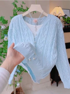 เสื้อคาร์ดิแกนถักแบบบางสไตล์ฝรั่งเศสสำหรับฤดูใบไม้ผลิและฤดูร้อน พร้อมกระดุมมุก ทรงหลวม ปกโปโล แขนยาว ปกโปโล สีพื้น