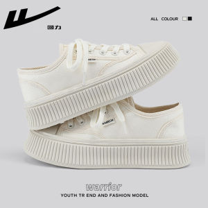 รองเท้าผ้าใบหนาสำหรับผู้หญิง Warrior 2025 รองเท้าผ้าใบส้นแบนแบบใหม่สไตล์เกาหลี รองเท้าผ้าใบสีขาว รองเท้าผ้าใบทรงขนมปัง รองเท้าผ้าใบส้นแบนสำหรับผู้หญิง