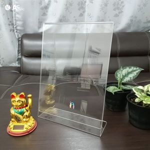 ป้ายอะคริลิคตั้งโต๊ะ A4 แนวตั้ง 21x30cm โชว์ 1 ด้าน ทรง L (A4P1P)