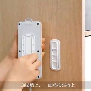 5ชิ้น ตัวยึดซ็อกเก็ตติดผนัง / รางปลั๊กไฟและเราเตอร์ยึดถาวร / ตัวยึดซ็อกเก็ตติดผนังแบบติดผนัง / การจัดการสายเคเบิลโฮมออฟฟิศ / เดสก์ท็อปประหยัดพื้นที่ Organizer