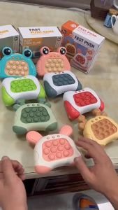 【รับประกัน Ver.2 】ป๊อปอิท เกมส์กด ของเล่นเด็ก เกมค้นใจ ของเล่นเสริมพัฒนาการ เครื่องเล่นเกม pop it เกมกด เครื่องเล่นเกมส1808