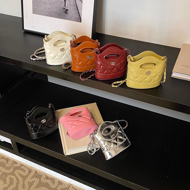 Làm thế nào để chọn túi đeo chéo cho trẻ em phù hợp mà không làm đau lưng con?