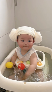 Pippi เก้าอี้อาบน้ำแสดงอุณหภูมิ วัสดุ PP+TPE อ่อนโยนต่อผิว ประหยัดแรงแม่ ใช้ได้กับอ่างอาบน้ำทุกแบบ