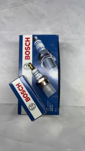 ของ BOSCH หัวเทียนเครื่องตัดหญ้า เลื่อยยนต์ เครื่องพ่นยา 2 จังหวะ RBC NB หัวเทียน 411 5200 260 767 3800 G4K G45L T200 TL43