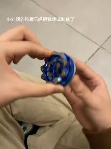 Con Quay Đánh Lửa Con Quay Nado Xẹt Lửa Vô Cực Spinner Phát Sáng Gyroscope Đồ Chơi Con Xoay Trẻ Em