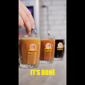 กาแฟดำสูตรไม่มีน้ำตาล ยี่ห้อกลวงคอฟฟี่ แบรนด์ดังจากประเทศมาเลเซีย 1 แพ็ค (20ซอง) HALAL