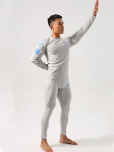 เสื้อออกกำลังกายชาย GYMBY กางเกงขาสั้นยืดหยุ่น แห้งเร็ว ชุดออกกำลังกาย วิ่ง โยคะ ฟิตเนส ลำลอง ฤดูร้อน 2020