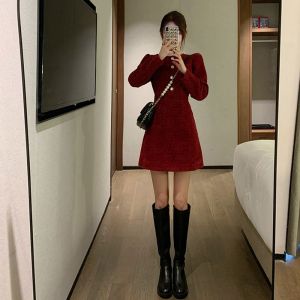 ชุดเดรสคอตตอนทรงเอสีแดงหรูหรา ทรงเข้ารูป แขนยาว กระโปรงสั้น ฤดูใบไม้ร่วง/ฤดูหนาว งานปาร์ตี้ ชุดราตรี