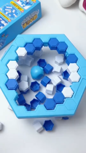 HZ-047 Bộ đồ chơi bảo vệ Chim cánh cụt (KT 22x19.5x5cm)