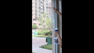 BizHome น้ำยาเช็ดกระจก สเปรย์ทำความสะอาดกระจก น้ำยาเช็ดคราบกระจก น้ำยาล้างกระจก น้ำยาล้างห้องน้ำ น้ำยากำจัดคราบห้องน้ำ window cleaner