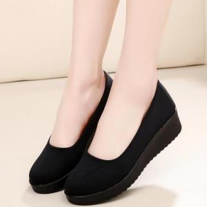 หนาSoledกันน้ําลื่นฤดูใบไม้ผลิและฤดูใบไม้ร่วงรองเท้าทํางานสําหรับผู้หญิงผ้านุ่มด้านบนรองเท้าสํานักงานรอบหัว