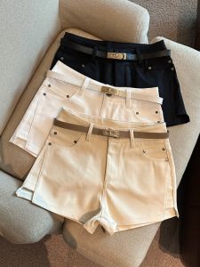 GUZILIAN | กางเกงขาสั้นทรงสลิมฟิตเอวสูงเซ็กซี่สำหรับผู้หญิง กางเกงขาสั้นผ่าข้างไม่สมมาตร ใส่ไปทำงานสไตล์เกาหลี ฤดูใบไม้ผลิ 2025