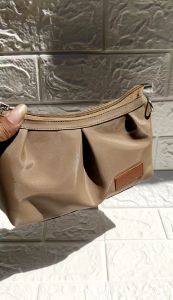 Tas Selempang Praktis & Casual: Pilihan Terbaik untuk Wanita