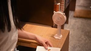 Rechargeable portable mini fan strong wind Kipas pegang USB charging bracket Third gear wind speed adjustable FAN 131