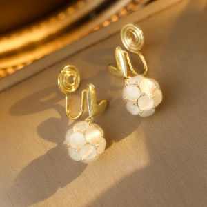 Elegant Heart Shaped Cats Eye Stone Ear Cuff No Piercing Required Womens Fashion Jewelry Simple Design  out Collection