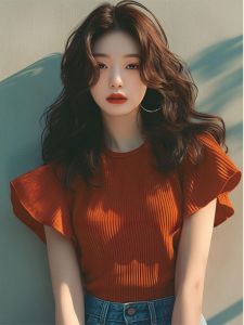 เสื้อสเวตเตอร์คอตั้งแขนสั้นสีแดง ทรงเข้ารูป สำหรับผู้หญิง ฤดูร้อน 2024 เสื้อคลุมกันหนาวแบบสวมหัว สไตล์ทำงาน ปกติ