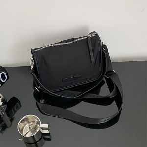 Oxford Cloth Crossbody Bag Womens Large Capacity Fashionable Single Shoulder Bag Casual Style Zipper Closure Soft Handbag