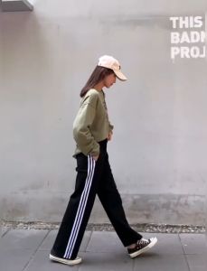 Celana Kaki Lebar Wanita Versi Korea Celana Olahraga Longgar Dan Tipis Kasual INS Celana Lurus