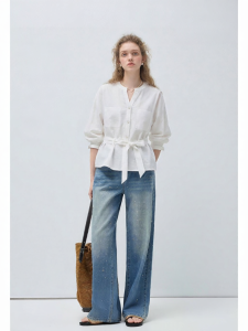 VEGA CHANG | Bộ Áo Thun V-Neck Phù Hợp Đa Năng từ Vải Lyocell Thu 2026