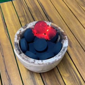 ของแท้ 100% ถ่านอัดแท่งก้อนกลม ขนาด 33 มม ถ่านปิ้งย่าง ถ่านไร้ควัน เกรดพรีเมี่ยมปลอดภัยไร้สารเคมี ร้อนนาน จุดติดง่าย ไม่มีประกายไฟ 1 แพ็คได้ 10 ก้อน