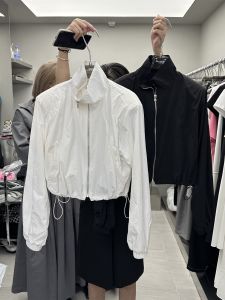 เสื้อแจ็คเก็ตกันแดดคอตั้งบางสำหรับผู้หญิงในช่วงฤดูร้อน เสื้อคลุมกันแดดกันฝนแบบสั้นป้องกันรังสียูวี เสื้อคลุมกันแดดแบบลำลอง