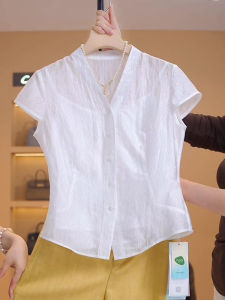 เสื้อเชิ้ตคอวีแขนกุดบางๆ สำหรับผู้หญิง ฤดูร้อน 2025 ดีไซน์หรูหรา หลวมๆ ลำลอง สีพื้น กระดุม