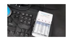 FAST DELIVERY Doublepow Charger Baterai Rechargeable 4 Slot AA AAA dengan AAA 4 PCS Fast Charging