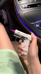 New Windproof Deformable Gun Gyroscopic Lighter Butane Inflatable Portable Pink Flame Lighter Cigarette Accessories（No Gas）