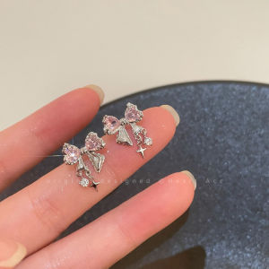 New 2025 Butterfly Knot Ear Cuff Womens Unique Design Sensation Earrings Luxury Feelings Exquisite Silver Needle Studs