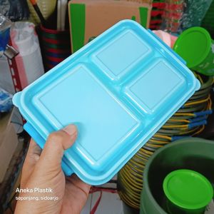 Kotak makan tebal sekat 3 / wadah nasi / bekal sekolah / ompreng  plastik / lunch box segi / tempat nasi