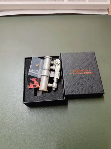 ( HCM Mẫu Mới ) Bật 1 chạm cổ điển hình tàu ngầm BLESS RRO chính hãng có 2 màu vàng - bạc cầm chắc tay kim loại nguyên khối full box
