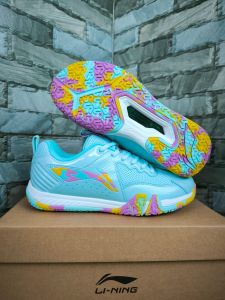 Sepatu Badminton Lining Saga Lite 09 New Free Kaos Kaki Saga 09