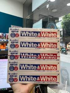 Kem Đánh Răng White & White Nhật Bản Lion 150g