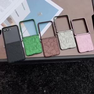 Snake Pattern PU Leather Phone Case Wrist Strap & Hinge Protection For Motorola Razr Ultra Razr+ 2024/2025 Razr60 Razr50 Ultra
