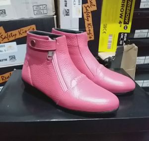 Sepatu Boots Anak Perempuan / Kulit Asli Model resleting 6 inch ( Kulit sapi premium )