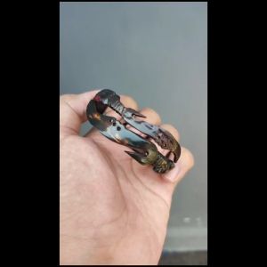 Gelang Akar Bahar Merah Ukir Kujang Dobel Lentur Tembus Cahaya