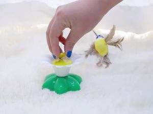 Đồ chơi cho Mèo đuổi bắt chim bướm xoay vòng tự động (mẫu mới) - Love Pets Shop