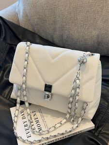 Womens Large Capacity Diamond Pattern Chain Crossbody Bag Versatile Single Shoulder Satchel Popular Small Square Bag