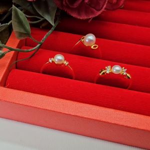 แหวนทองฝังไข่มุกแท้ ไข่มูกน้ำจืด ตัวเรือนสีทอง ชุบทอง เสริมบารมี แสดงอาบ รูปถ่ายจากสินค้าจริง