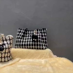 Tas Bahu Wanita Import Totebag Kain Cewek Ada Gantungan 225742 2574