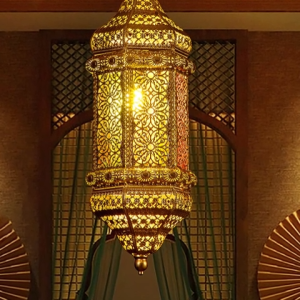 โคมระย้าโลหะสไตล์รีโทรเอเชียตะวันออกเฉียงใต้ ให้แสงสีเหลืองอบอุ่น สำหรับห้องนั่งเล่น โรงแรม ร้านกาแฟ และวัด