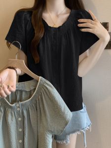 เสื้อเชิ้ตแขนสั้นคอเหลี่ยมสไตล์ฝรั่งเศสไซส์ใหญ่สำหรับผู้หญิงในช่วงฤดูร้อน ทรงหลวม ปกปิดเนื้อผ้า ดีไซน์ลดอายุ เสื้อตัวบน