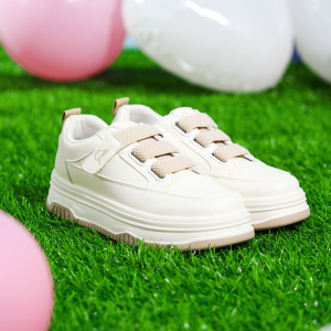 【11.1ใหม่】Corolla รองเท้าผ้าใบผู้หญิง Velcro Three พื้นหนา กันลื่น รองเท้าทรงลำลองไร้เชือก เสริมส้น สีขาว ผ้าใบแบบสวม