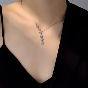 Korean Style Long Diamond Embedded Star Necklace for Women Sparkling Fashionable Elegant Single Layer Alloy Silver Chain